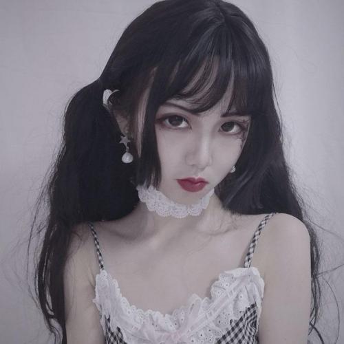 LONG BLACK HIME CUT CURLY WIG WM1150